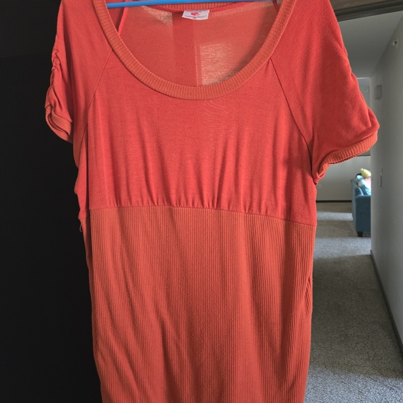 Short Sleeve Ribbed Knit Top - Picture 2 of 2